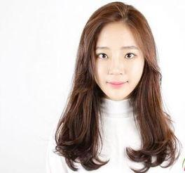 梨花烫图片中长发,古典与现代的完美融合 第3张 梨花烫图片中长发,古典与现代的完美融合 第3张