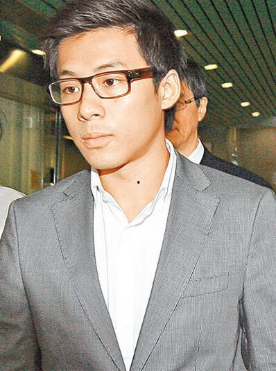 洪金洲的妻子照片,美丽动人，幸福满满