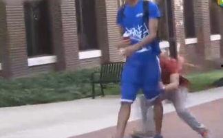 扒裤子搞笑视频,瞬间点燃欢乐氛围