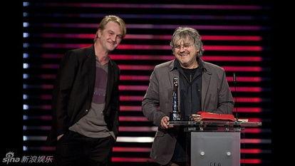 电影丝带照片,穿越时光的救赎之旅  第3张