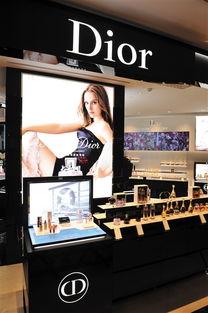 dior我仍是我背景乐,探寻“我仍是我”的时尚哲学  第2张