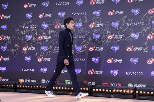 新浪娱乐 微博,娱乐圈最新动态一网打尽！  第2张