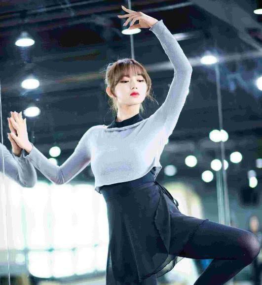 9岁网红小胖跳舞,萌态舞姿圈粉无数 第1张 9岁网红小胖跳舞,萌态舞姿圈粉无数 第1张